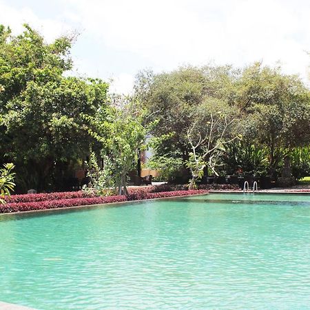 Trumbu Nusa Jimbaran Buitenkant foto