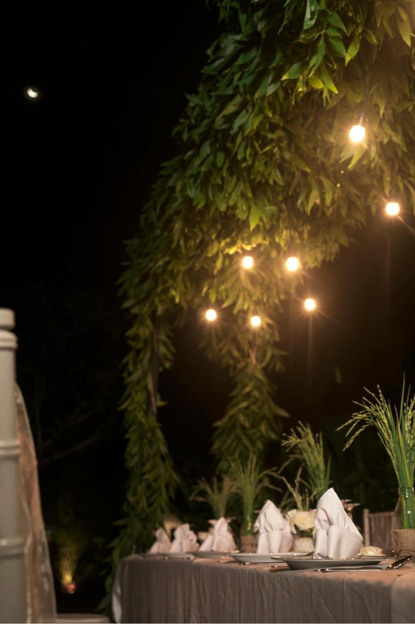 Trumbu Nusa Jimbaran Buitenkant foto